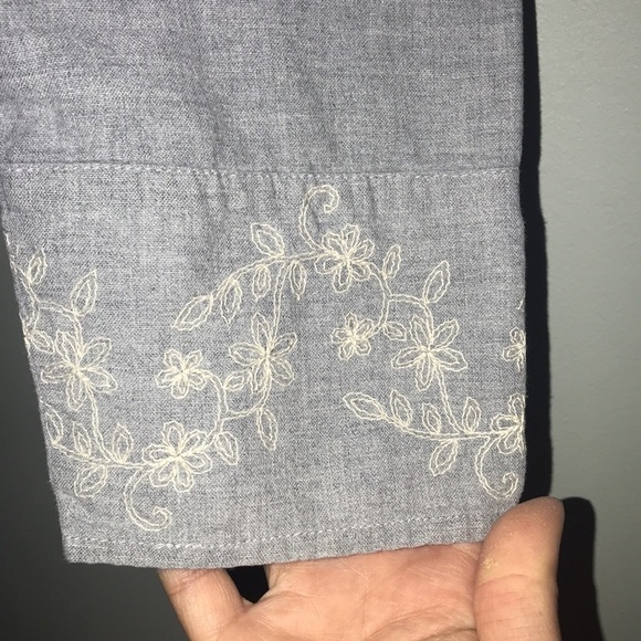 J. Jill Flowered Sleeve Button Down Top Size Large​​​ - Picture 4 of 7